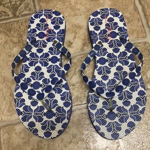 💥3/$25 item💥 Vera Bradley flip flops